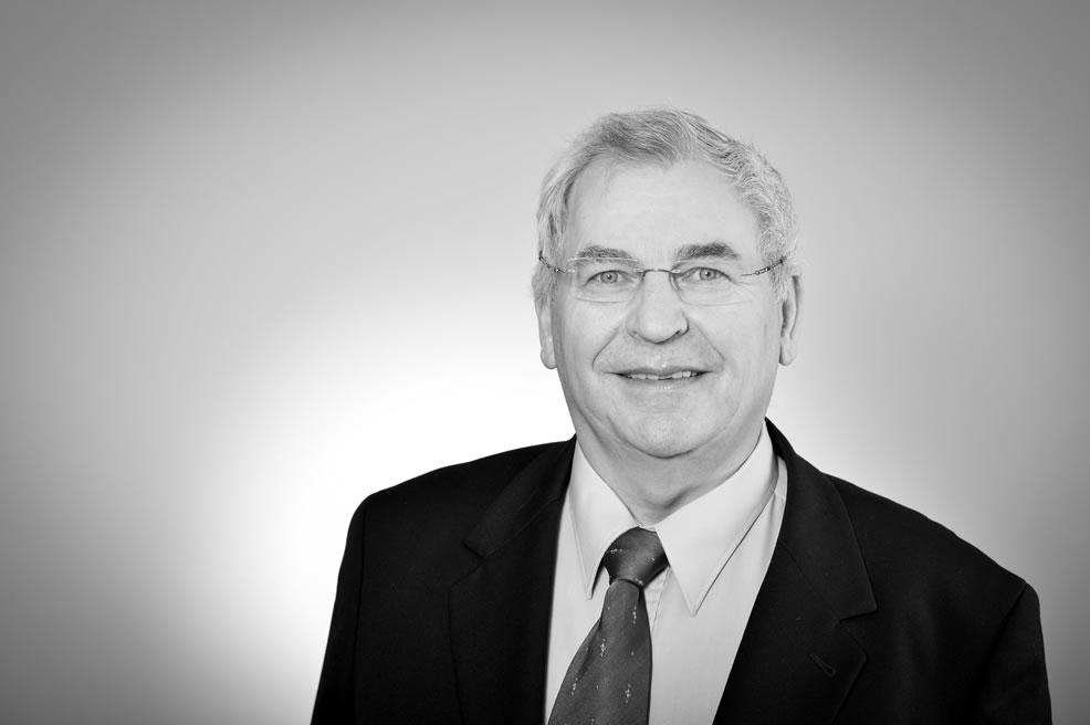 Dr. Winfried Maier